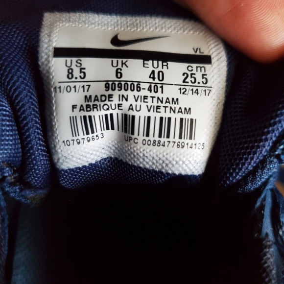 Women's Nike Shoes - Picture 9 of 9